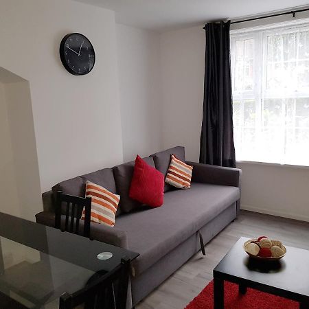 Barnfield Place Edgware Extérieur photo