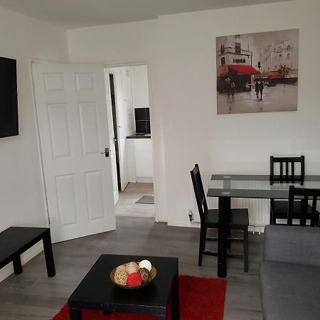 Barnfield Place Edgware Extérieur photo
