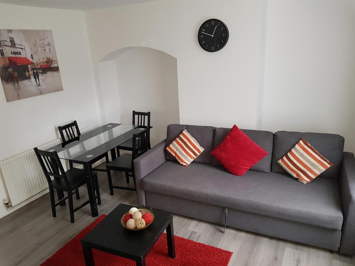 Barnfield Place Edgware Extérieur photo