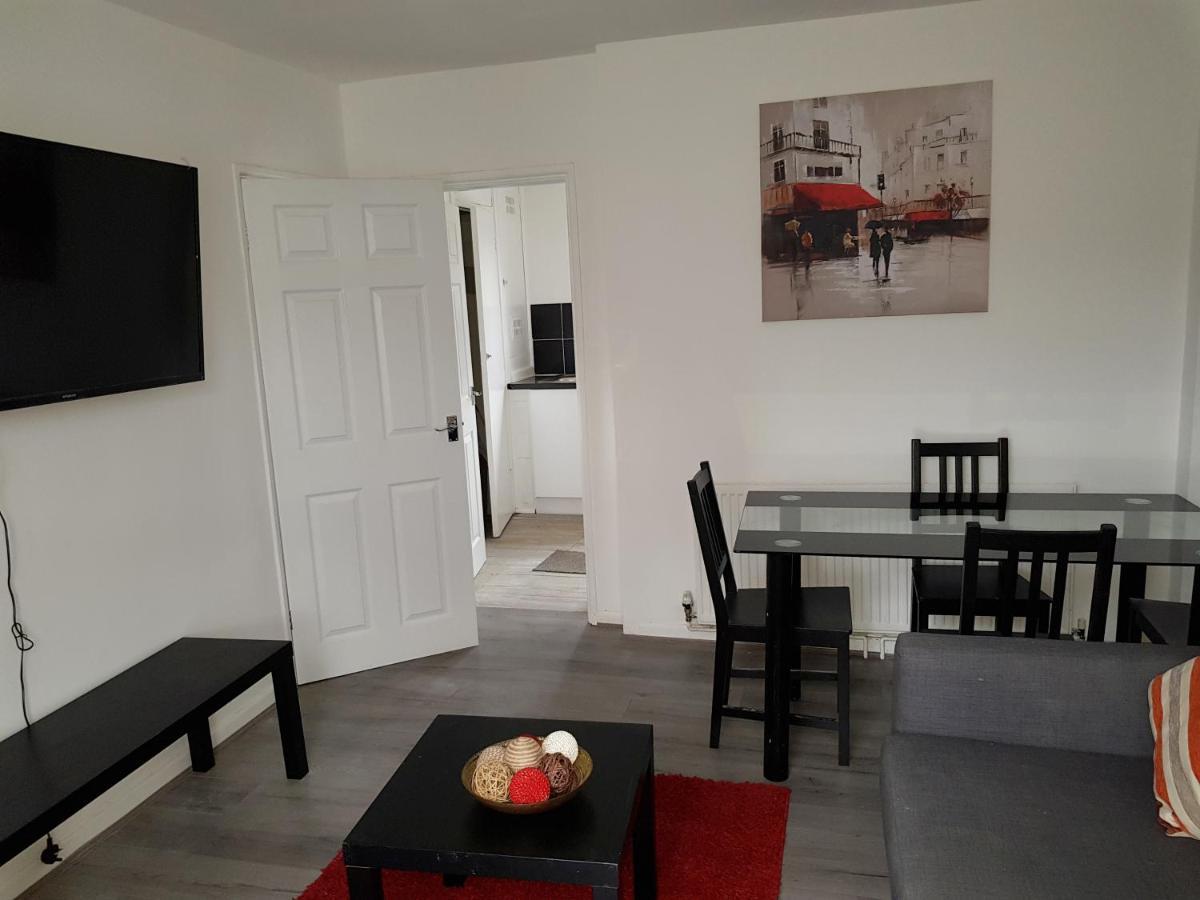 Barnfield Place Edgware Extérieur photo