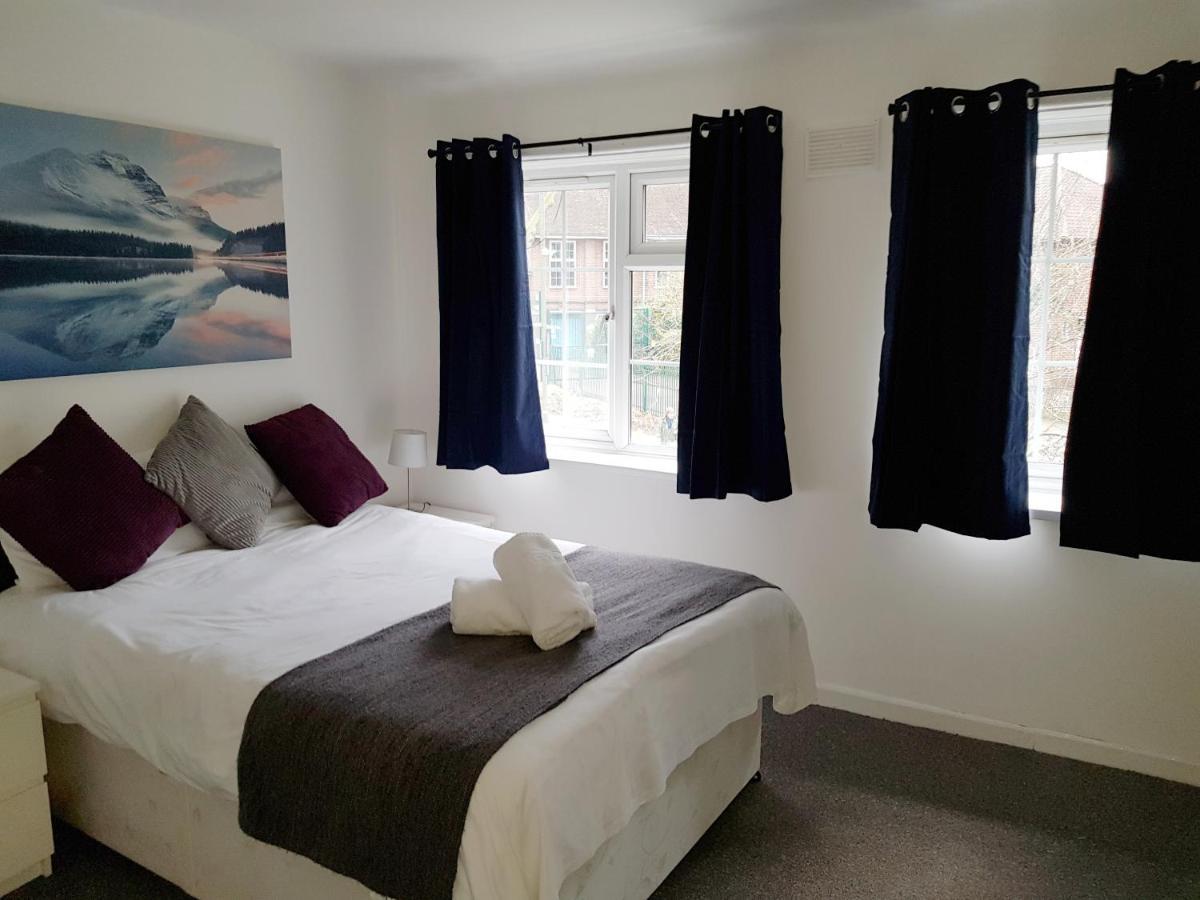Barnfield Place Edgware Extérieur photo
